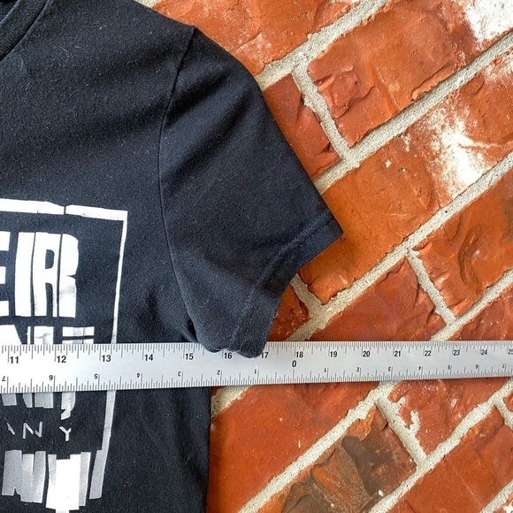 The Office Womens Small Dunder Mifflin Paper Shredder Black Graphic Tshirt - Picture 5 of 7